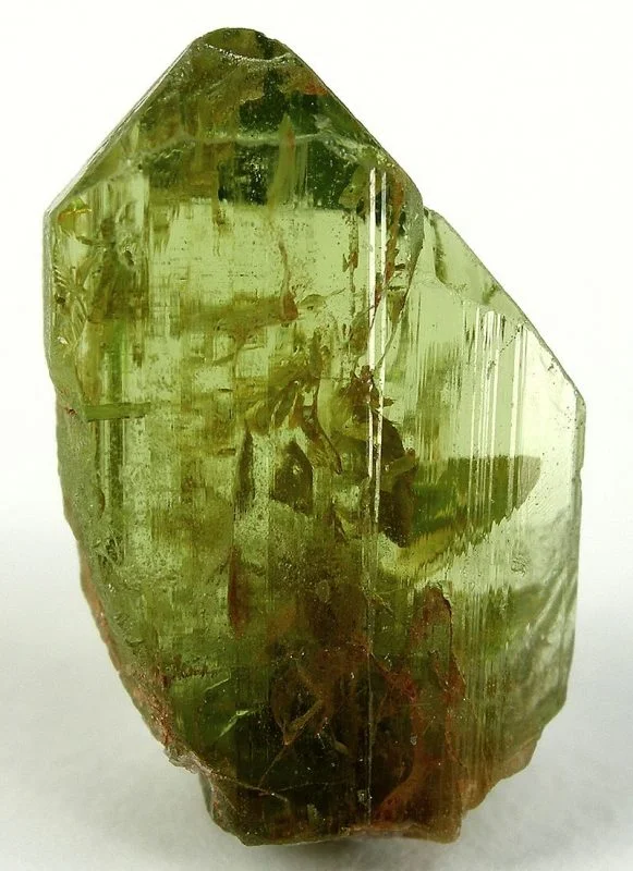 August birthstone: Peridot, spinel, or sardonyx