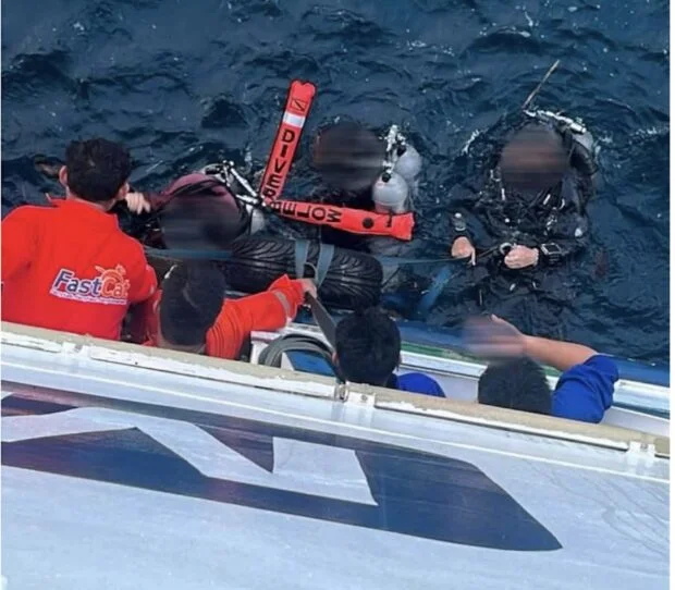 3 South Korean divers rescued off Isla Verde