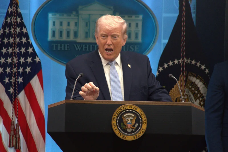 Trump threatens to bomb mediator Oman over Iran deal 'interference'