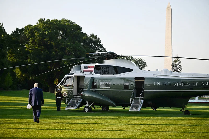 FAA says Marine One was briefly too close to passenger airplane
