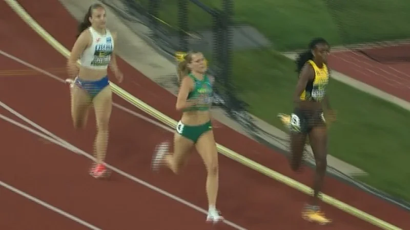 Aussies snare relay bronze, break record