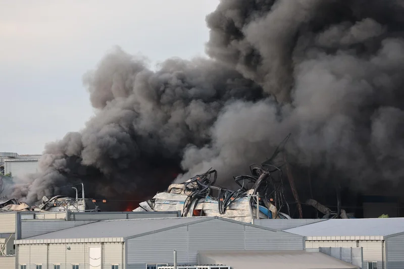 Fire at chemical warehouse in Pyeongtaek comes under initial control