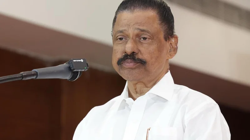 Opposition sharpens attack on Kerala CM, accuses him of resorting to lies