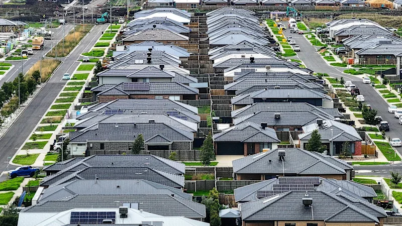 Investor home loans nose dive as they retreat from market