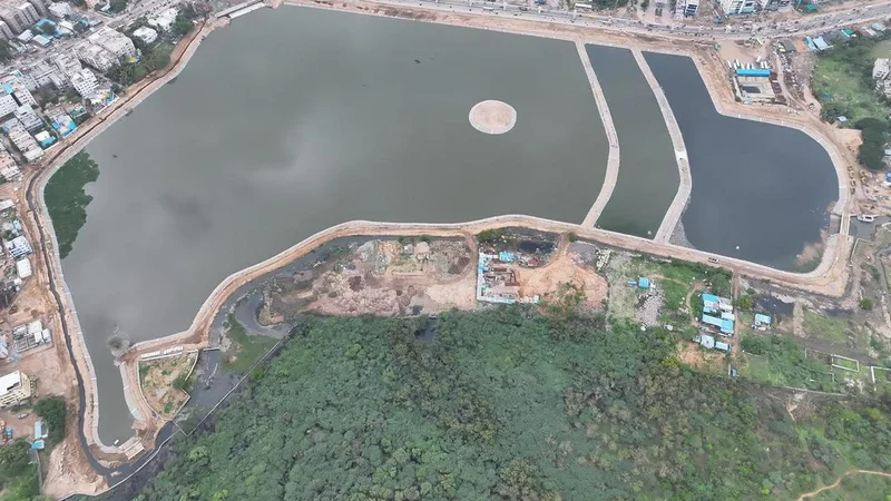 Monsoon breathes new life into Nalla Cheruvu in Uppal