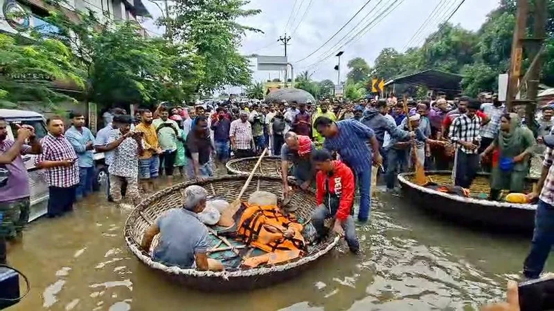 Kerala floods 2026: Pathanamthitta reels under floods as torrential rain pounds district
