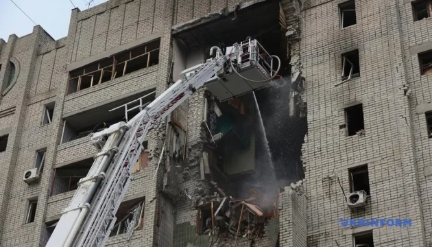 Russian strike on high-rise building in Kharkiv: Three dead, 37 wounded