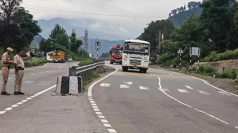 Amarnath Yatra suspended from Jammu amid inclement weather, decline in pilgrim arrivals