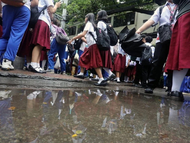 Walang Pasok: Class suspensions for August 7 due to habagat, 'Maymay' effects