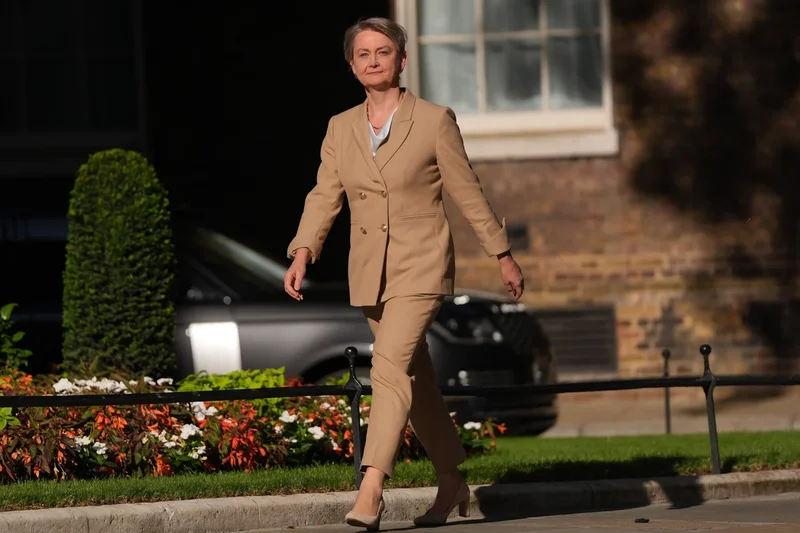 Yvette Cooper pays tribute to Rob Burrow as she pledges fast-track care for MND patients