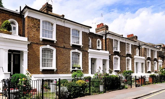 More over-55s tap homes for retirement, borrowing £113,779 on average