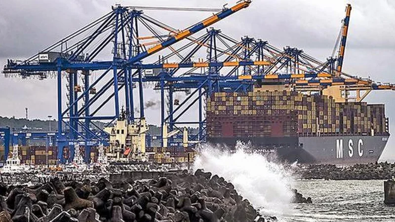 EXIM cargo operations at Vizhinjam to open a new chapter in Keralam’s development, says Chief Minister