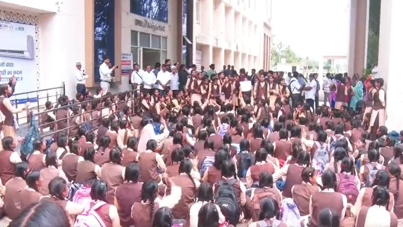 With slogans and tears, Ujjain schoolgirls protest plan to shift government schools far away