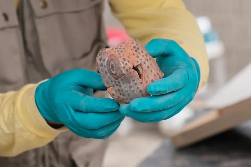 Archaeologists unveil skeletal remains believed to be ritual offering in Lima