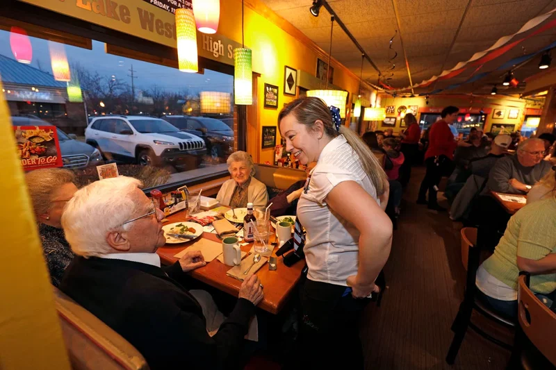 Applebee’s struggles as parent company relies on IHOP’s soaring sales for growth