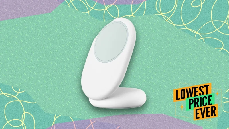 This Lightweight Google Pixelsnap Wireless Charger Is 50% Off Right Now