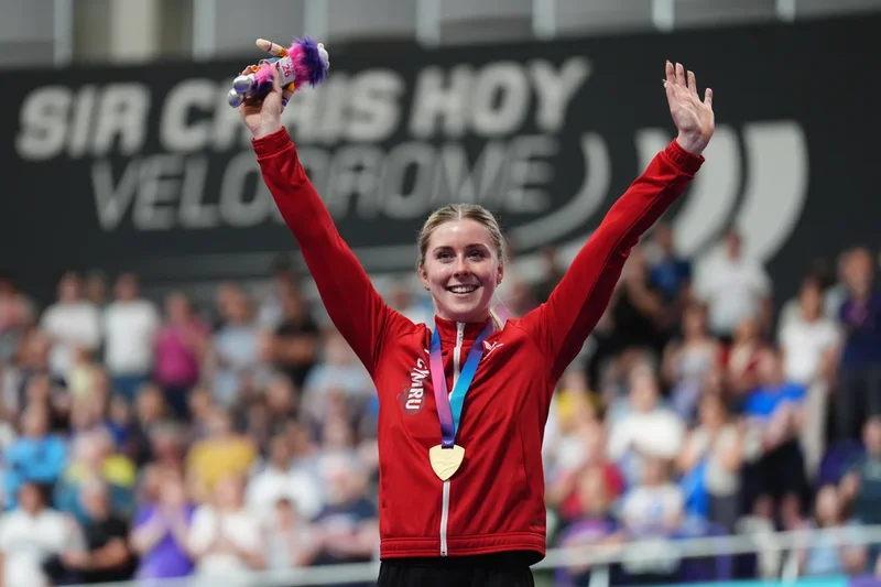 Emma Finucane on brink of history after dominating velodrome on golden day for Wales