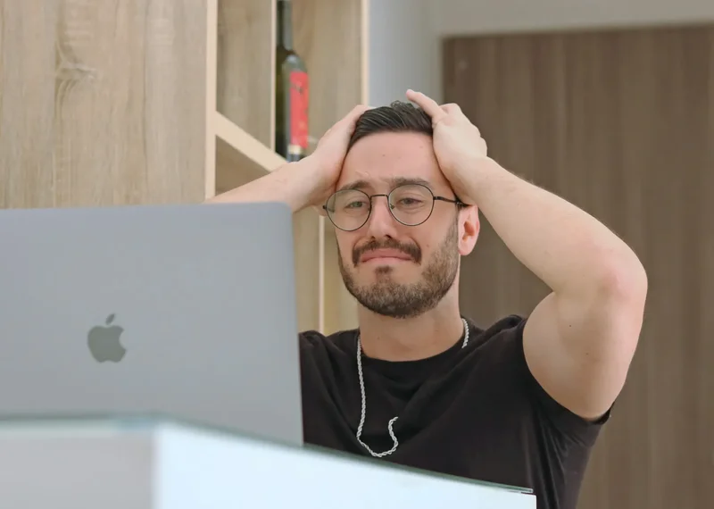 Why doing official processes on a Mac in Spain gives so many problems