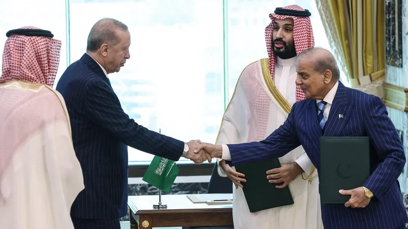 Emirati academic's barbed tweet on Pakistan exposes UAE unease over Mecca pact