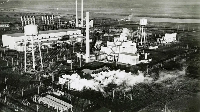 US turns radioactive tank waste into 4.2 metric tons of glass daily