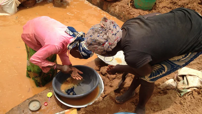 Central African Republic gold mine collapse kills more than 100