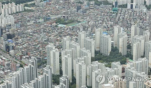 Gov't aims to supply over 230,000 additional homes in Seoul metropolitan area to tame housing prices