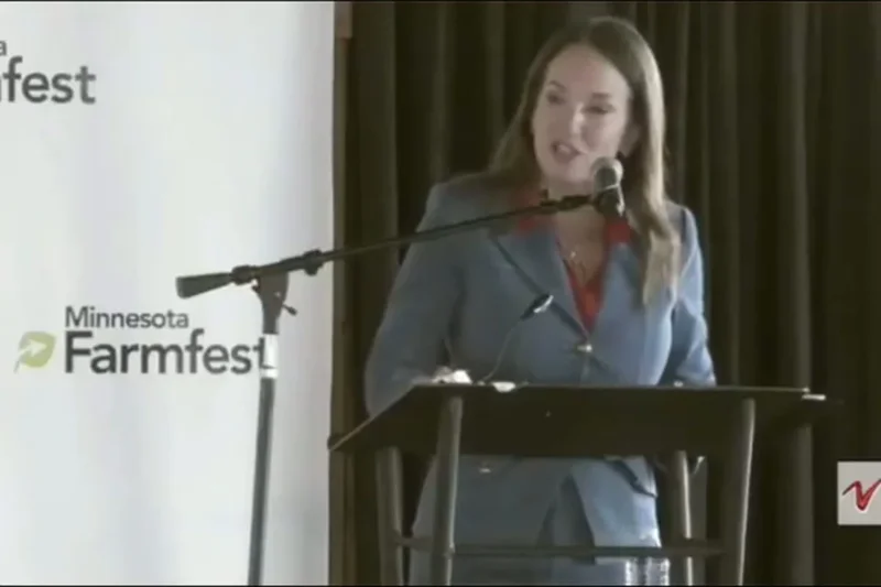 Agriculture Secretary Brooke Rollins goes full Jeb Bush as she asks farmers for applause