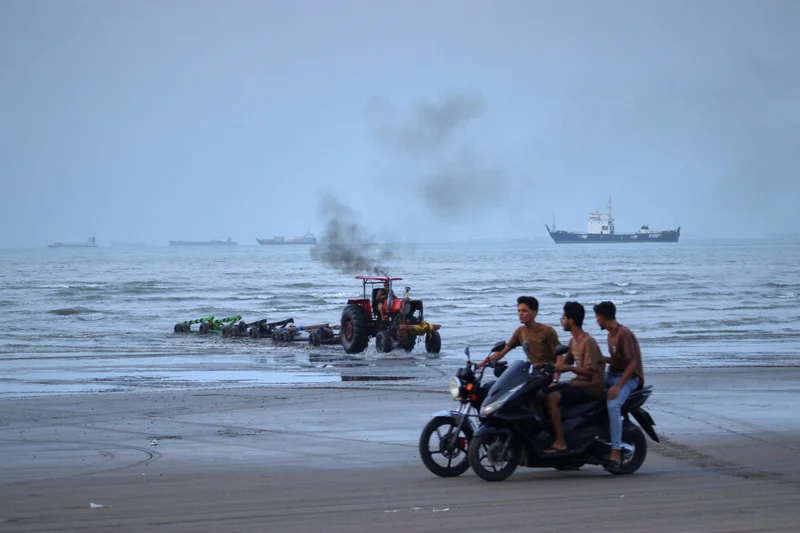 Iran won’t reopen Strait of Hormuz without US concessions and other Mideast developments