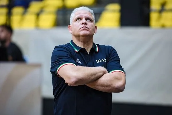 Manolopoulos returns to Iran as Team Melli resume Preparations