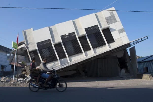 Thousands in Indonesia await aid after quake kills 54