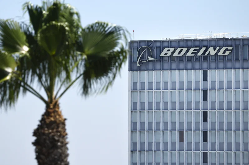 Boeing sells eVTOL subsidiaries, takes stake in Archer