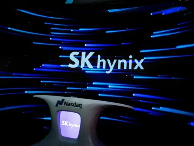 Former SK Hynix employee jailed for leaking information to Chinese firm, Yonhap reports