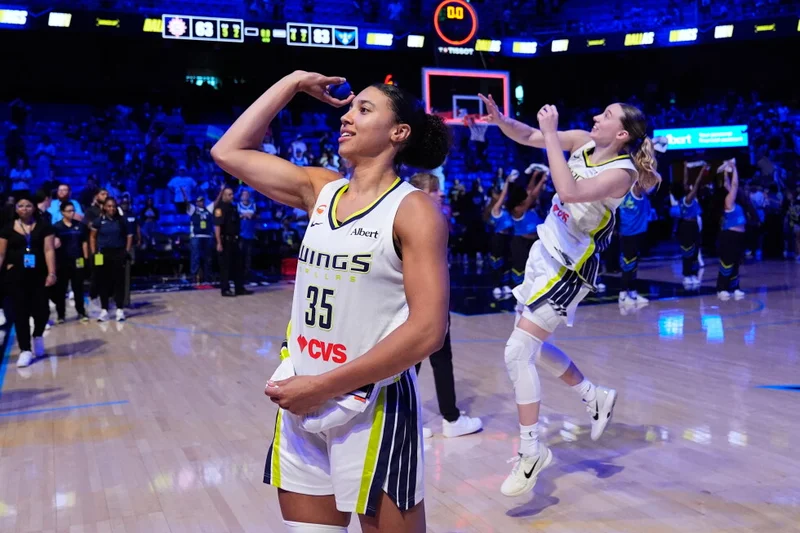 No. 1 overall pick Azzi Fudd of the Dallas Wings is set for season-ending surgery on sore knee