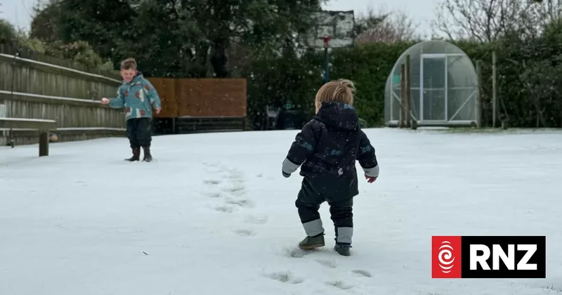 Live weather: Wellington could be in for more snow tonight, icy morning expected