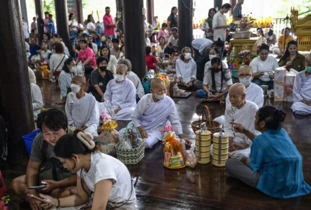 Millions of Thais banish the booze for Buddhist Lent