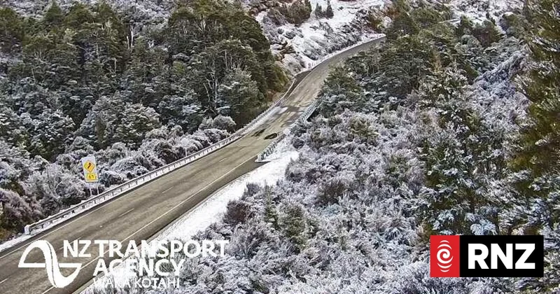 State Highway 1 Desert road closed between Rangipo and Waiouru due to snowfall