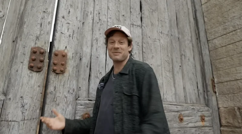 House of the Dragons James Norton is here to give you a delightful Tumbleton tour