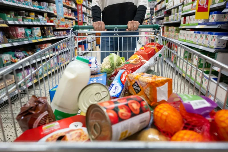This high street bank will give you £100 in supermarket vouchers for opening new account