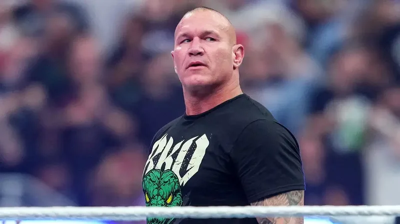 Randy Orton puts his fangs into Cody Rhodes, costs him WWE title against CM Punk at SummerSlam