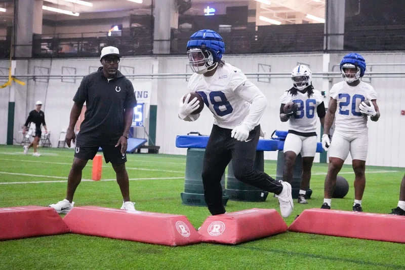 Colts keep 2021 league rushing champ Jonathan Taylor with 2-year, $44 million deal, AP source says
