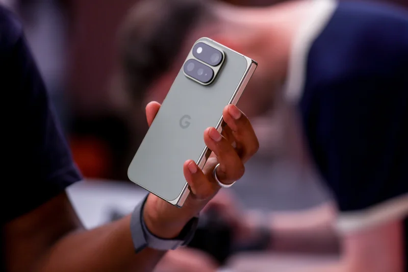 Google brings ASL-to-text translation to Pixel 11