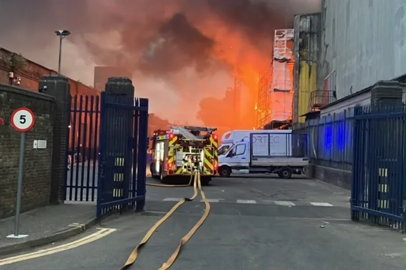 Travel chaos after fire blocks lines at London Bridge station