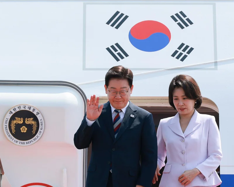 Lee's approval rating hits new low as housing, stock market turmoil overshadow diplomatic trip