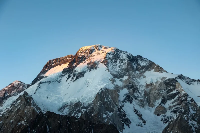 Omani legend, US novice: Pakistan recovers bodies from Broad Peak