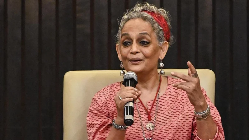 CJP protest destroyed PM's public image of more than 2 decades in just 2 weeks: Arundhati Roy