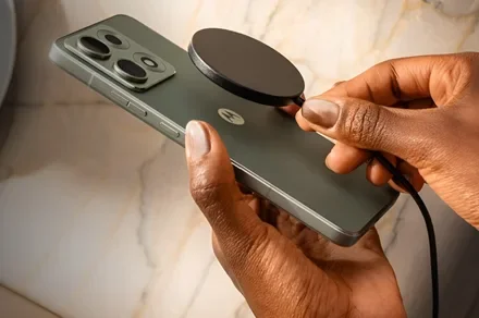 Motorola’s slick new charging puck joins Android’s tiny magnetic club