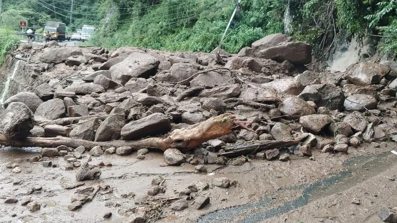 Rain triggers landslip at Panakkad in Kerala’s Malappuram; highway blocked