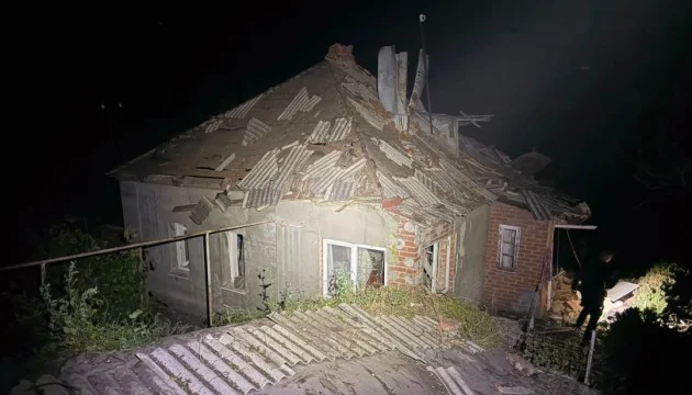 Russians attack Izium with guided bombs, injuring at least four people