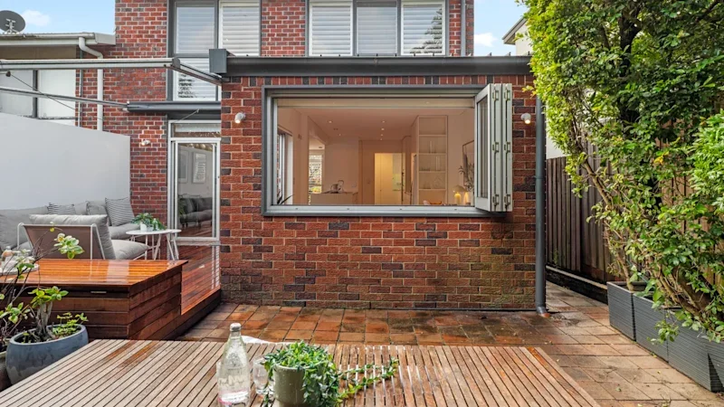 Upsizing young couple win keys to eastern suburbs home for $2,665,000