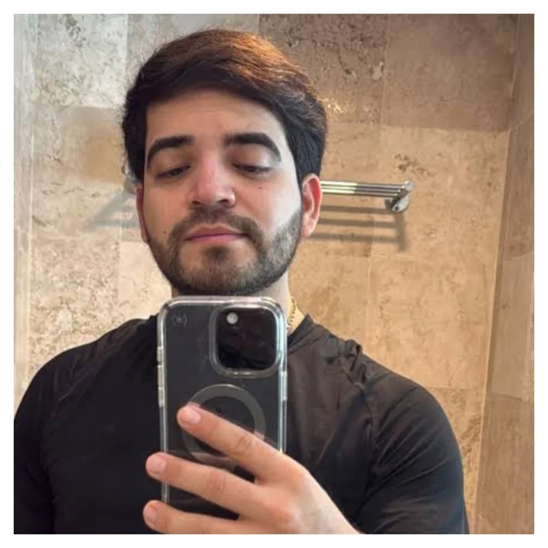 Social media influencer shot dead during livestream